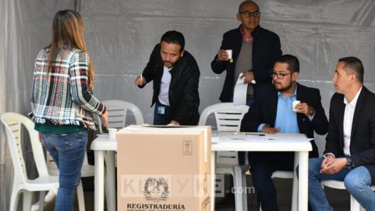 como van las elecciones en colombia